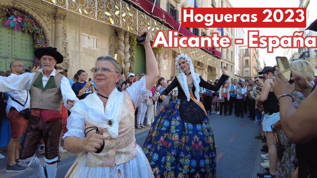HOGUERAS ALICANTE【4K】💃🎉Desfile folclórico internacional 2023 y Dansà d’Alacant, Fogueres España