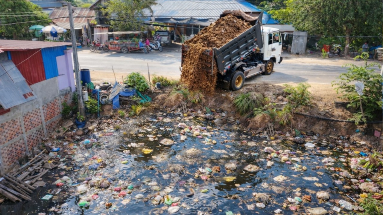 COMPLETE100% Fill Lowland On The Flooded Village Area by Bulldozer Komat'su & 5T Dump Truck Unloadin