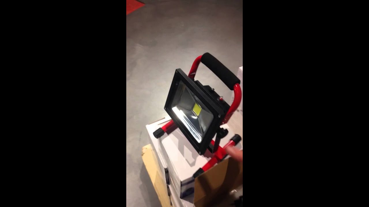 Projecteur de Chantier LED Rechargeable - Promo