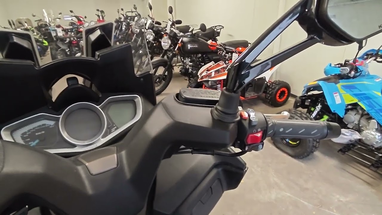 Kymco Xciting 400S vs. Zontes 350E (por&oacute;wnanie)