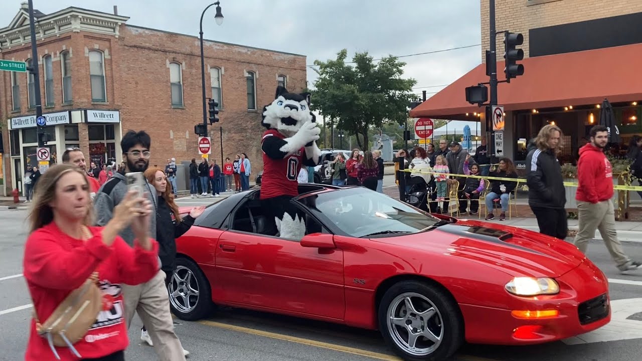 March of the Huskies 2023 | NIU Homecoming Parade