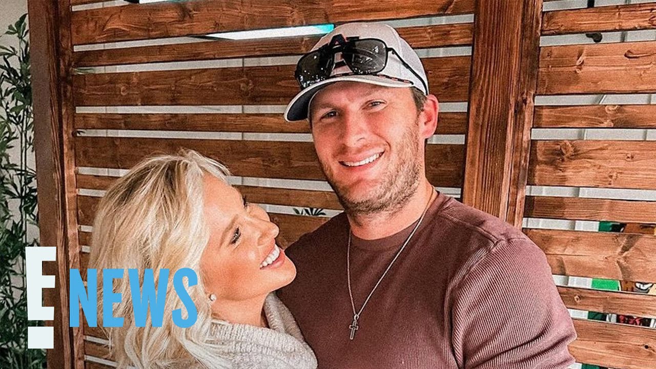Savannah Chrisley Goes IG Official with Boyfriend Robert Shiver | E! News