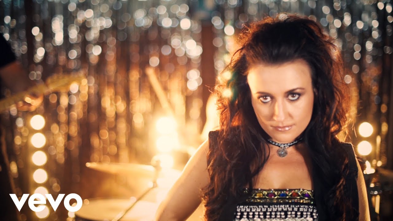 Kirsty Lee Akers - Ain't That Kinda Girl (Official Music Video)