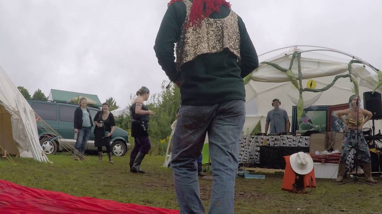 Even Furthur Glam Slam Red Carpet Walk