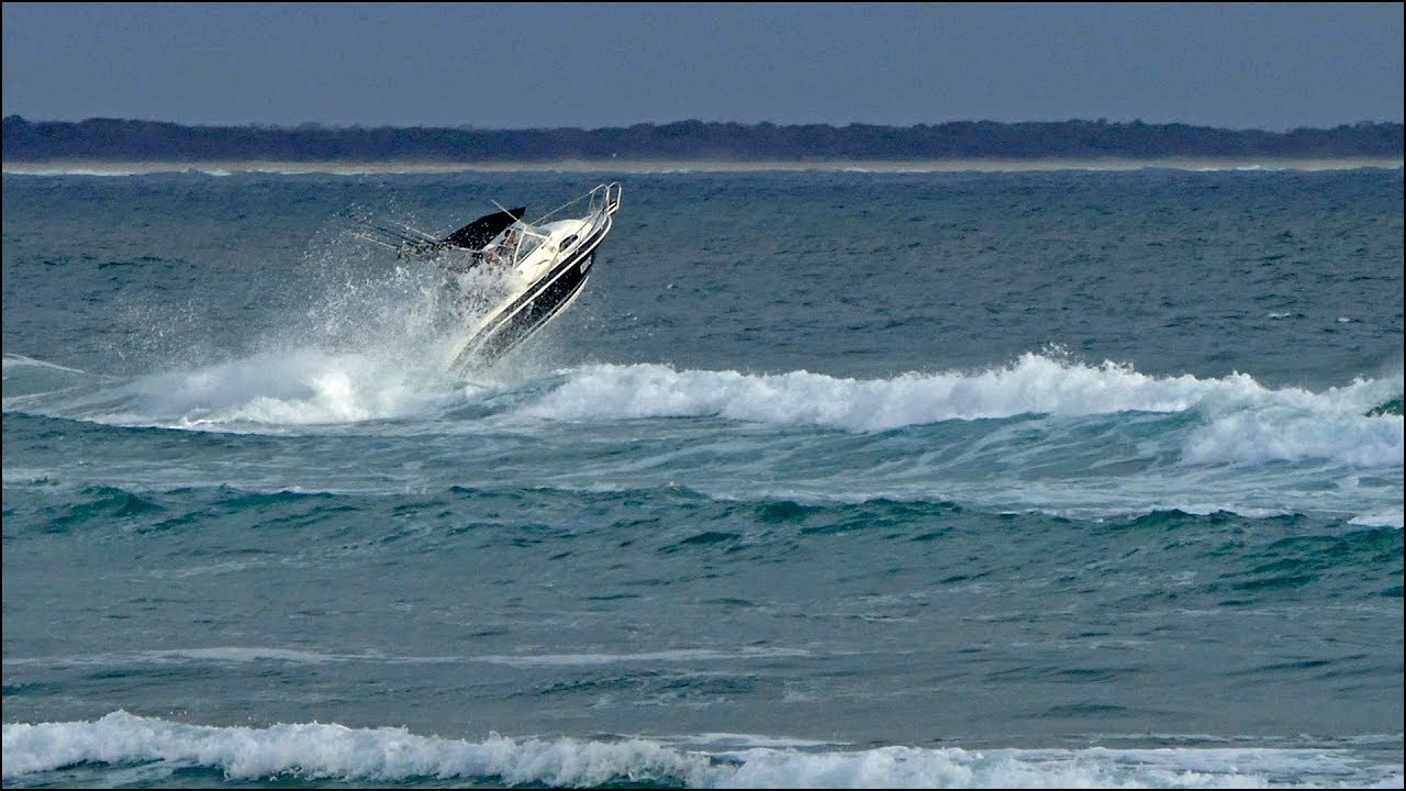 The Noosa Bar Crossing. Wednesday December 19, 2018.