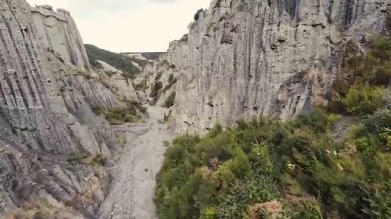 Putangirua Pinnacles HD - The Paths Of The Dead