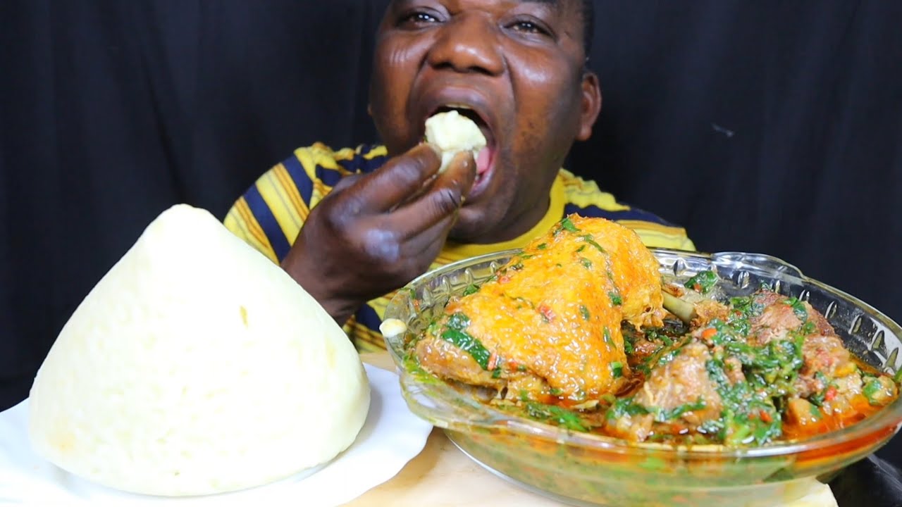 fufu with vegetables soup.  NIGERIAN FOOD MUKBANG 😋