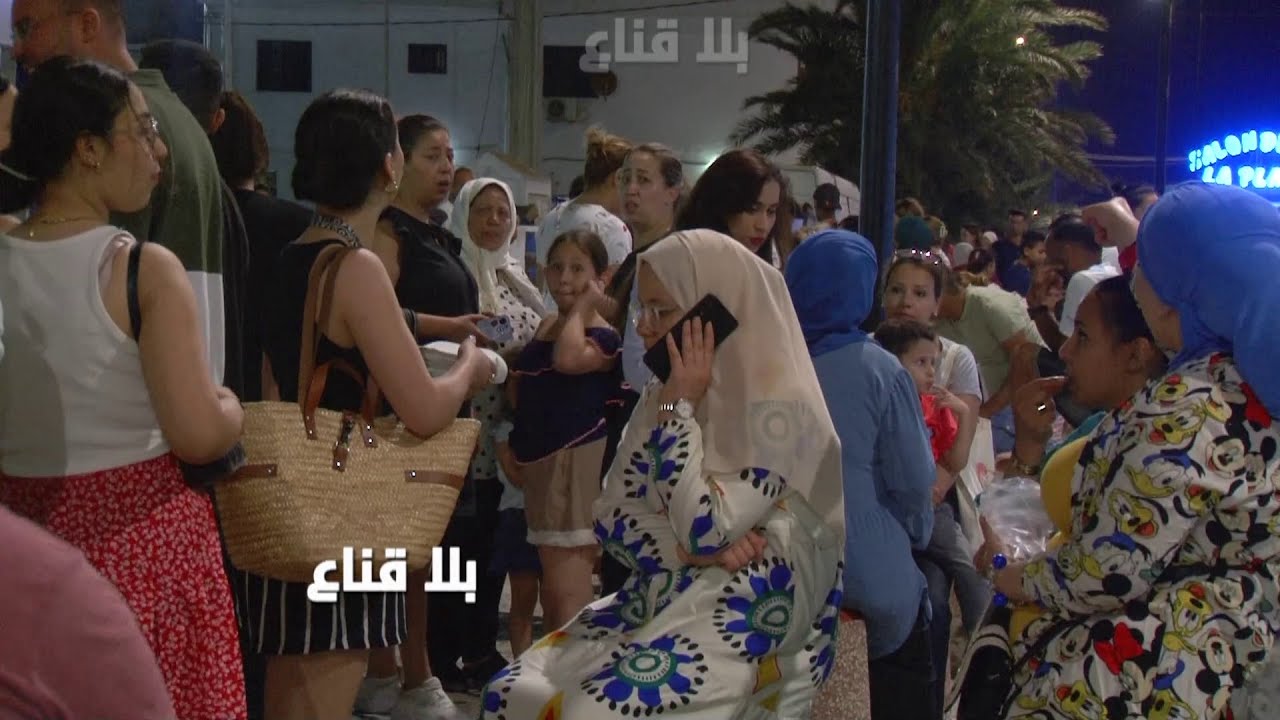 سهريات الليل بحلق الواد..وافدون بالمئات من كل العالم ونسمة تعشق عالشط..بدينار تعمل ركشة والجو حفالي!