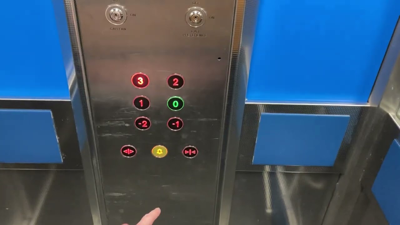 Aurora lift at Poole hospital, pink zone. ￼