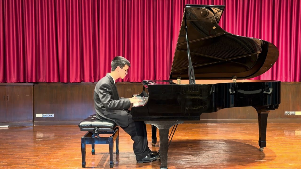 Piano G.5 Tanut Siripipattanamongkon