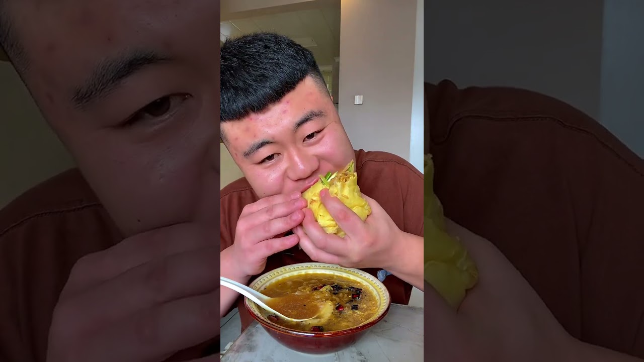 This old-fashioned big oil pancake is the big one. It s chewy soft and full of aroma. The