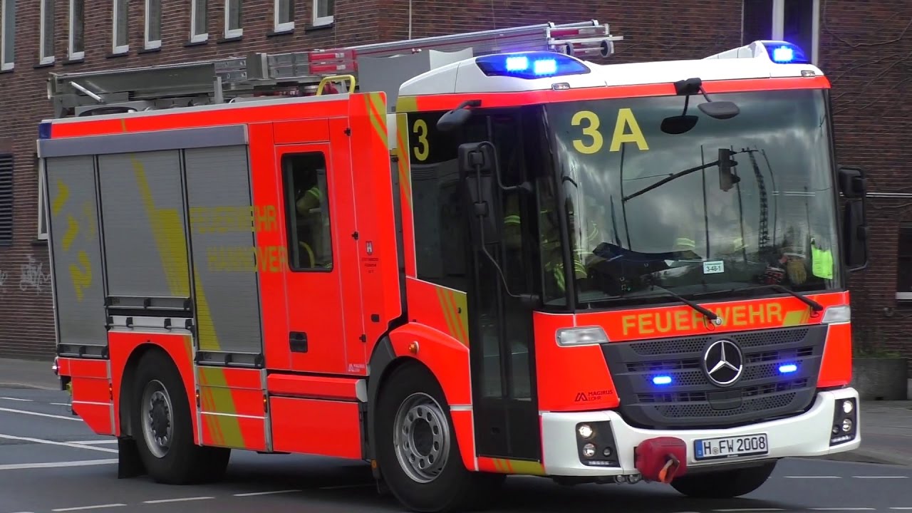 [BF HANNOVER] 4 WACHEN MIT 19 FAHRZEUGEN VIEL LED BLAULICHT & HORN AUF EINSATZFAHRT