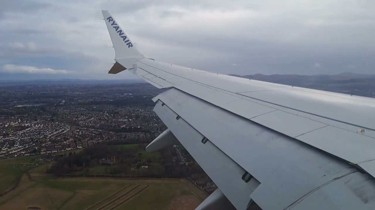 Ryanair Boeing 737-8200 Max Landing at Edinburgh Airport Scotland and City Views!