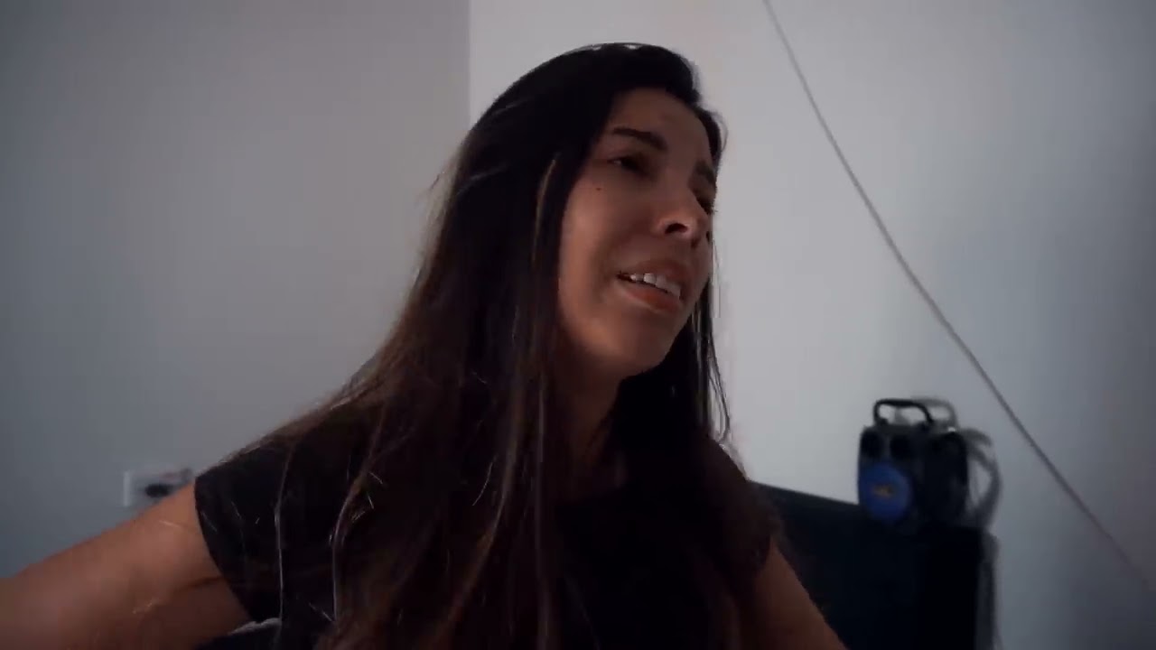 Mulher Humilha Marido que não Trabalha e Ele decide ir Embora de Casa