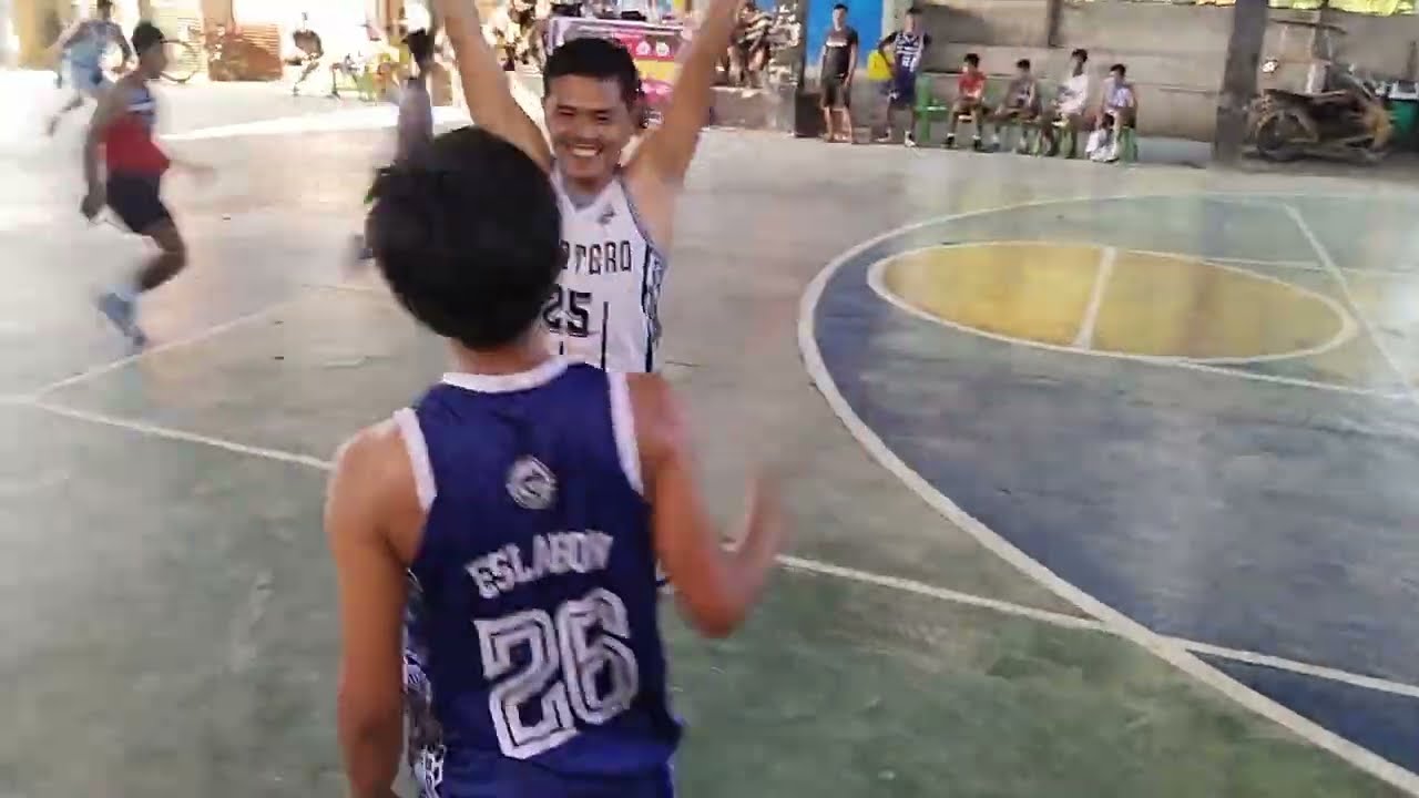 WATCHING BASKET BALL!! 