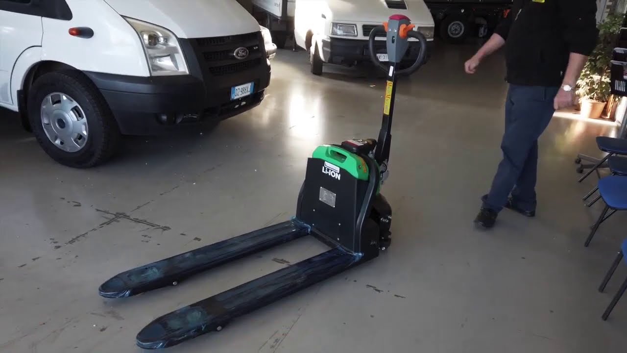 Usiamo il Transpallet elettrico Malo Macchine