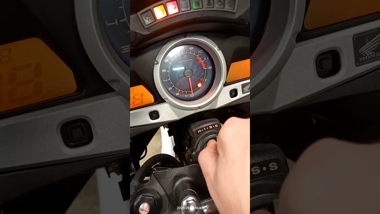 Включение/отключение лампы HISS HONDA CBF 1000FA turn on/off the HISS lampHONDA CBF 1000 FA SC64
