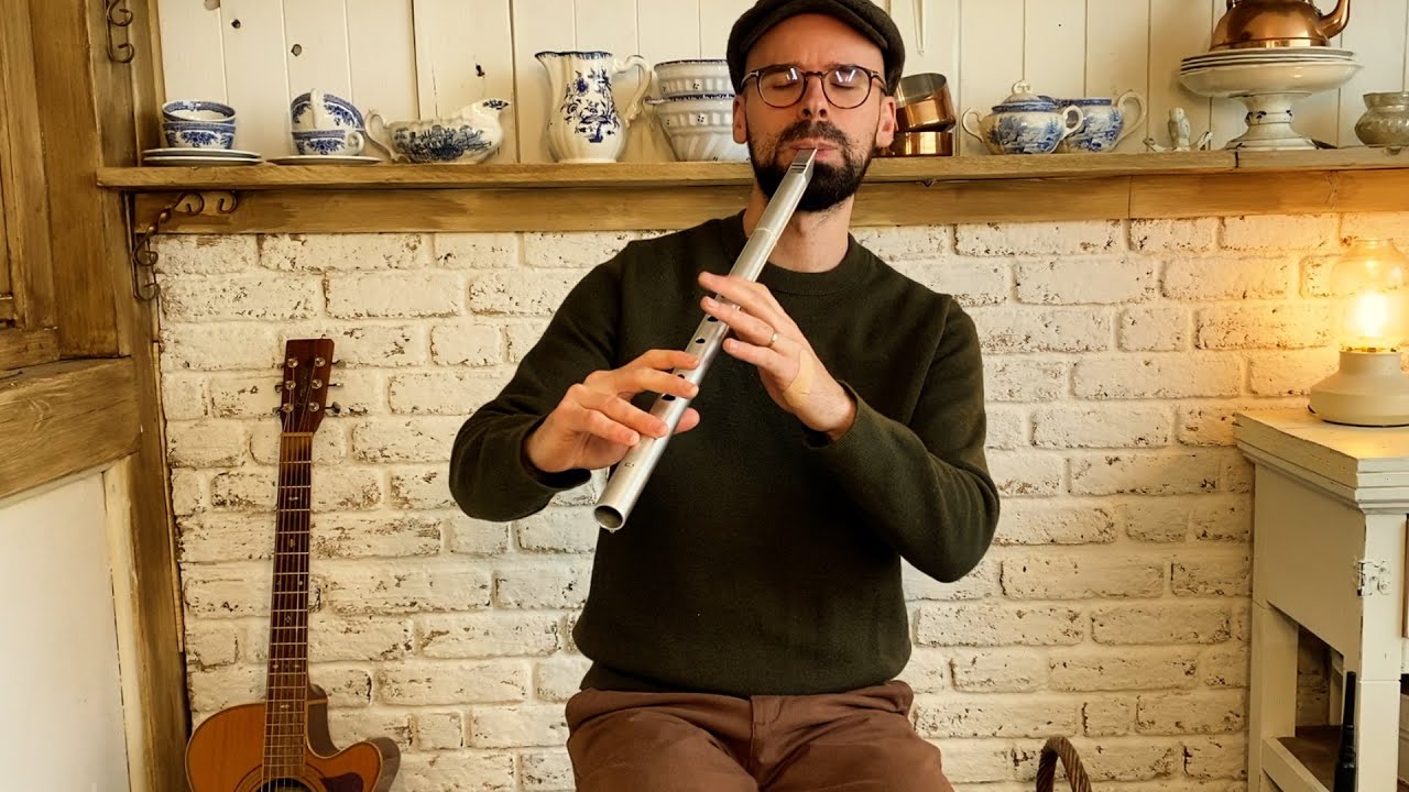 2 Easy jigs on low whistle