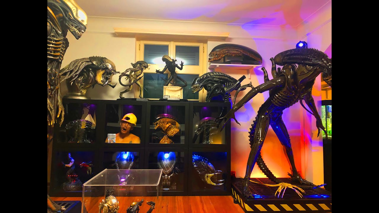 300 Alien & Predator Props !!! Massive Collection & Epic (Current)