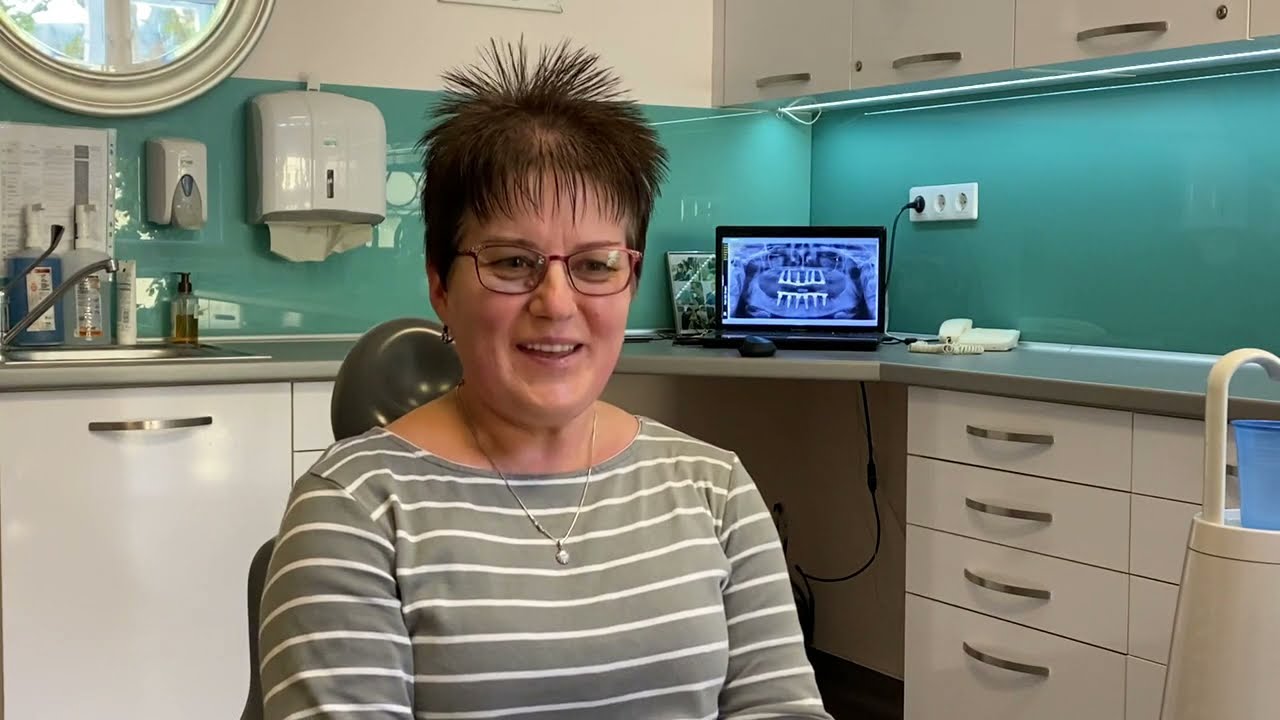 Hadobás Mihályné véleménye a Szent Lukács SPA Dental implantációs eljárásáról