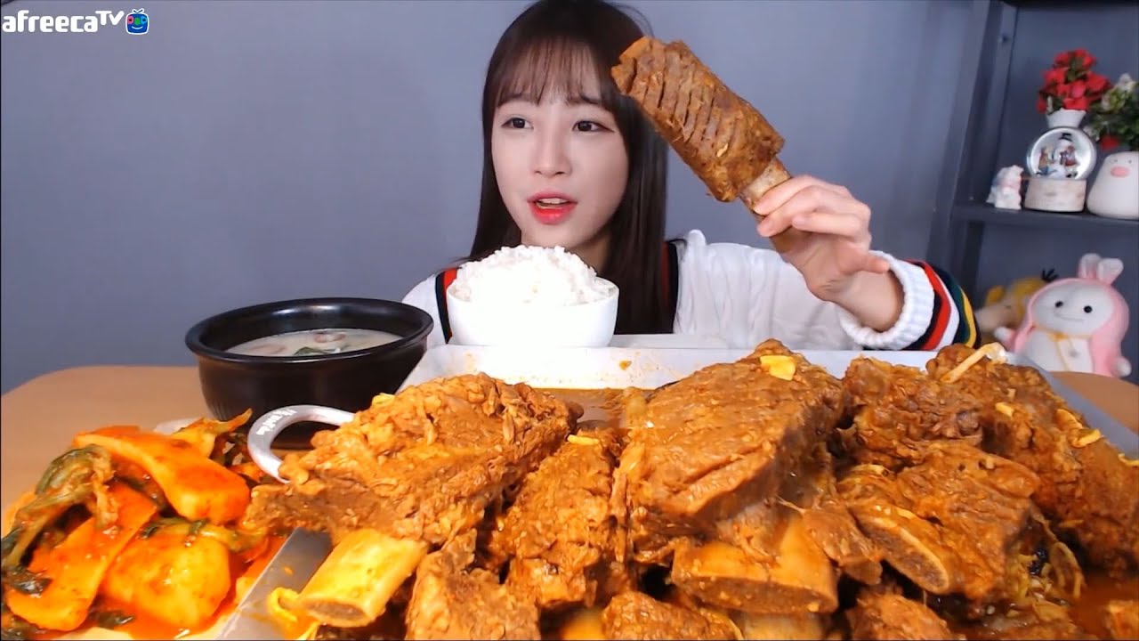 흰쌀밥에 총각김치 대왕 갈비찜 4kg와 진한 사골곰탕 먹방 Korean mukbang eating show