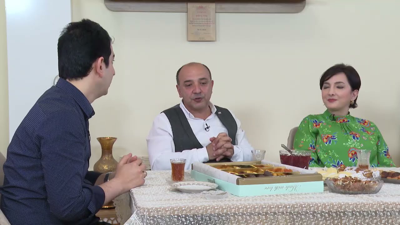 Səhər III Riçardı, axşam Məşədi İbadı məşq edən 