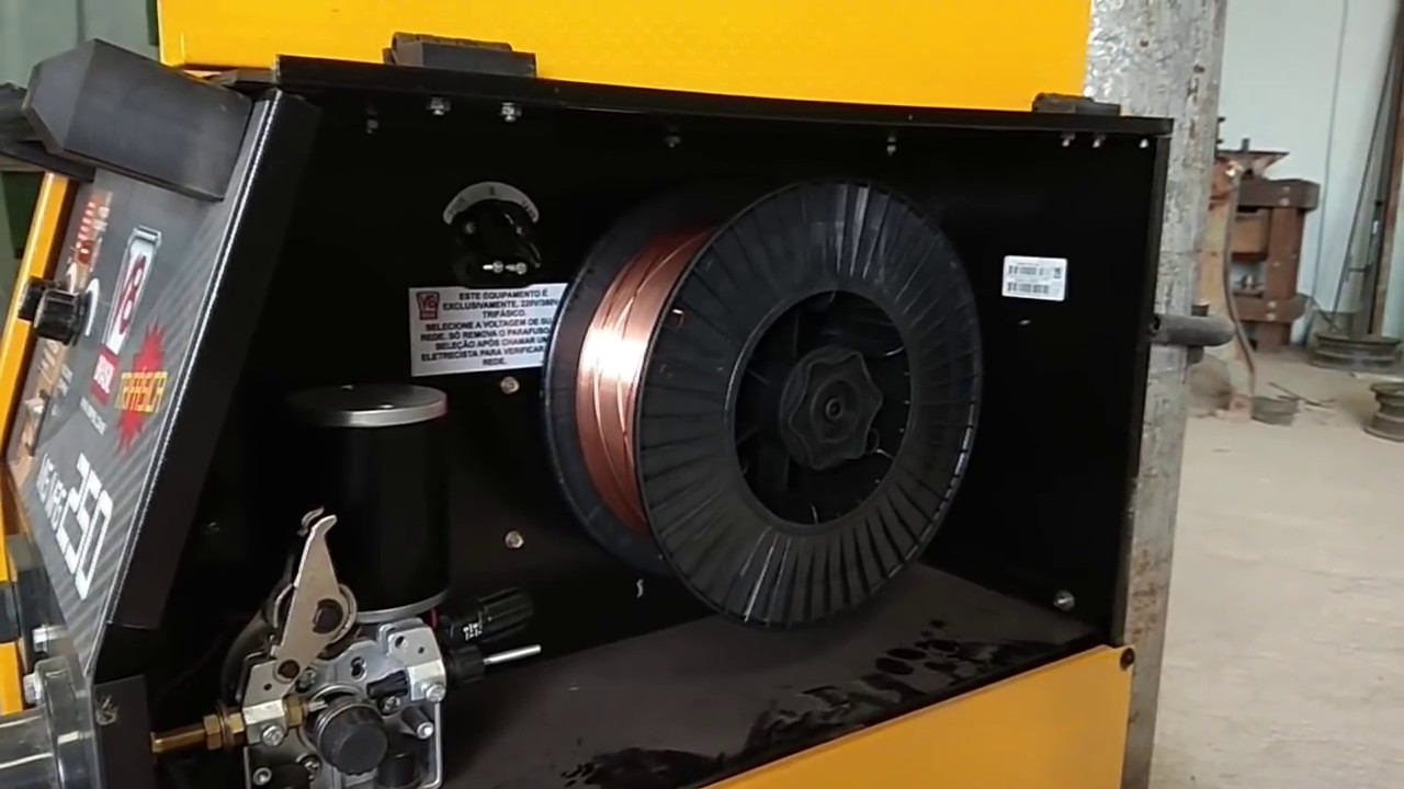 SOLDA MIG 250 V8 BRASIL TROCANDO O ROLO DE ARAME