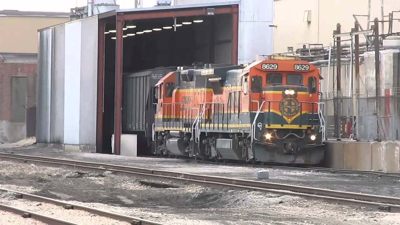 BNSF Switches Industry at Peoria, IL - Mar. 31, 2014
