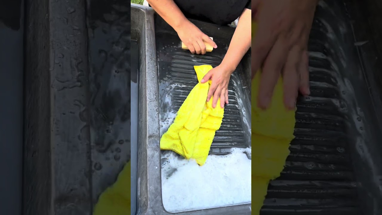 washing with Fels Naptha soap #lavadero #soapreview