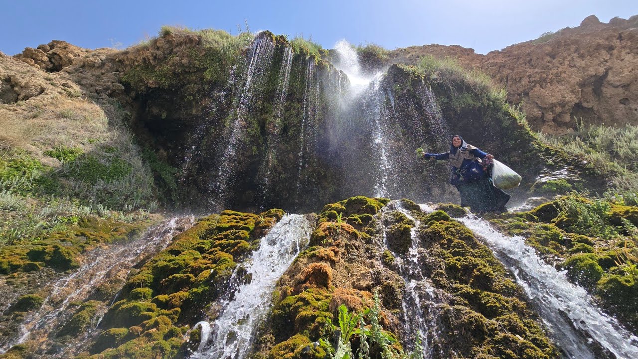 💧🏔️ Majestic Zagros Waterfalls | Ismat&rsquo;s Journey to Gather Food for Her Animals 🐇🌿