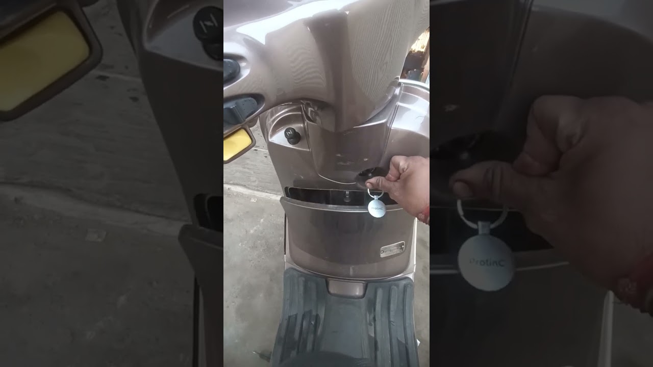 vespa storege box open