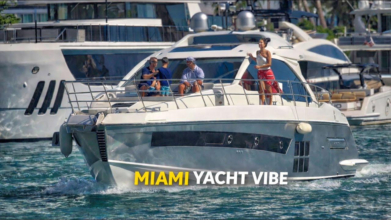 MIAMI YACHT VIBE 🌴 Luxury Boats & Yachts Going by the Ocean & River