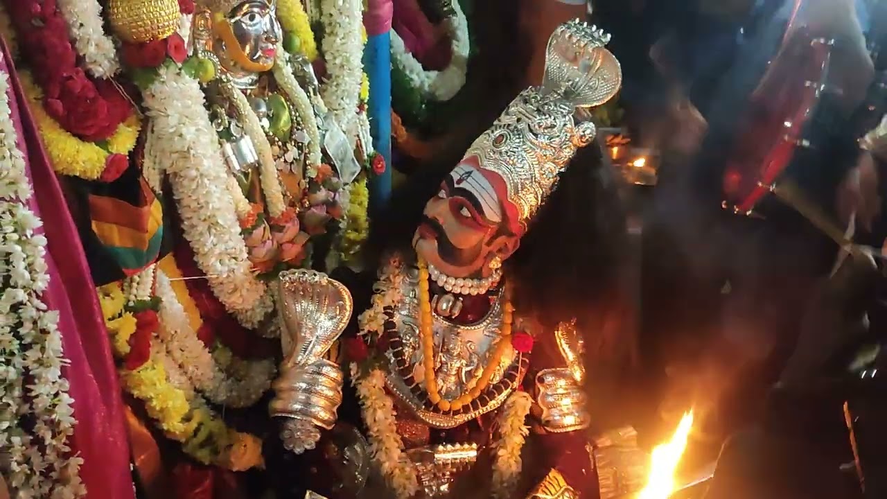 ಶ್ರೀ ಹಳೇವೂರಮ್ಮ ದೇವಿ ಲಕ್ಷ ದೀಪೋತ್ಸವ