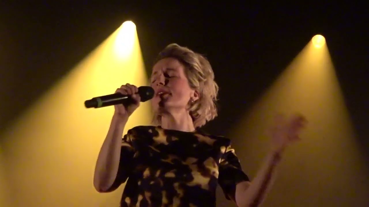 Jeanne Added - Look at Them (Live piano/voix) Paris, La Cigale - MaMA Festival 2023