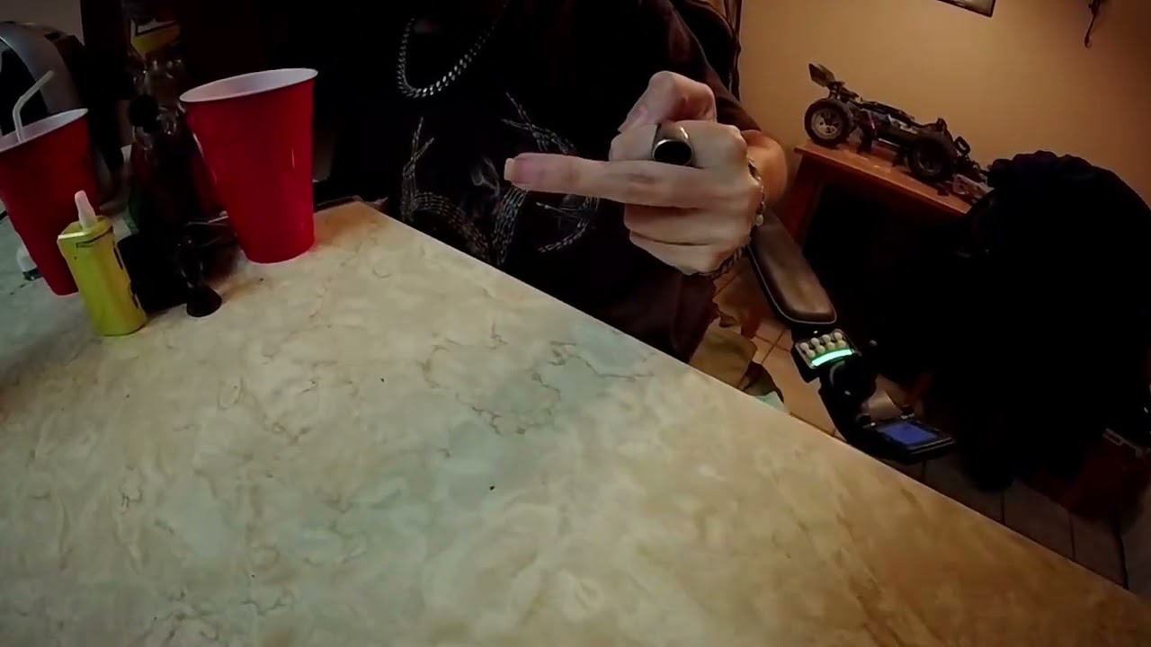 Pop shuv it up ur ass 🔥 📹 🤘 #fingerboarding #popshuvit ig @codeyhorn 