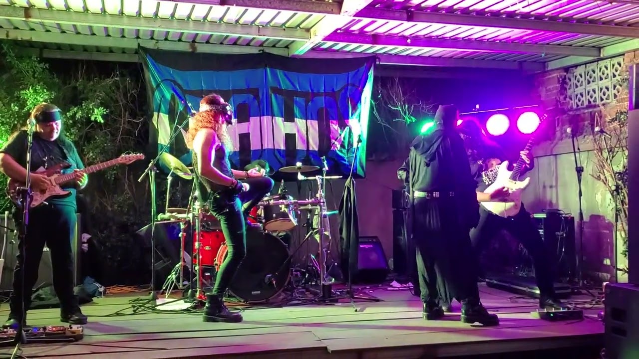 En las garras del diablo  - Camino al Khaos, en vivo. 