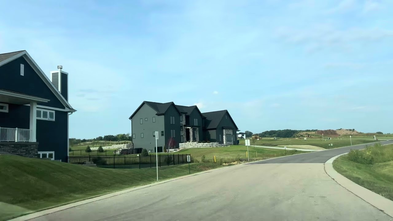 Cruising Bishops Bay Farm and Prairie neighborhoods