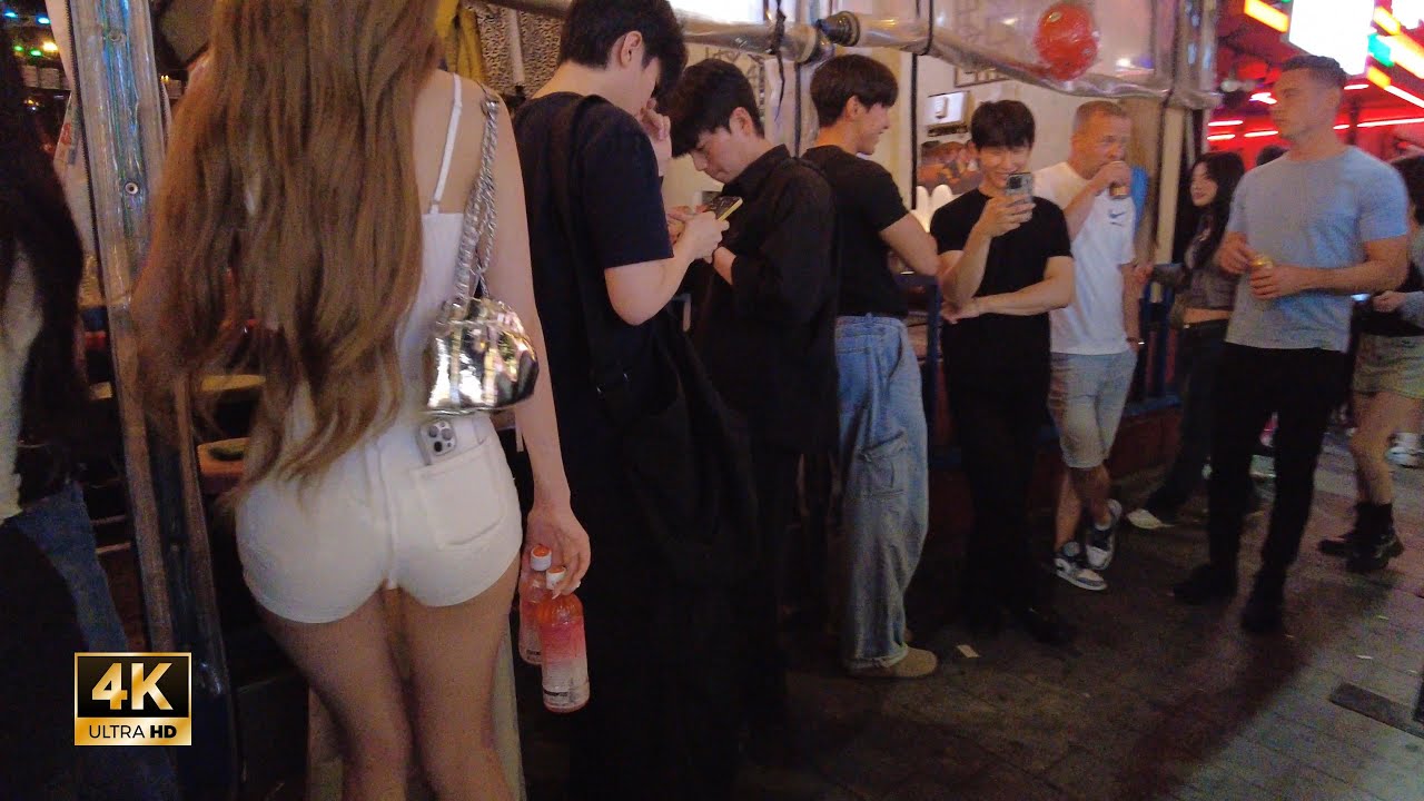 ［Hongdae 4K］Seoul Night Walk!! ~ Моя задница трясётся, потому что это весело ~~ !!