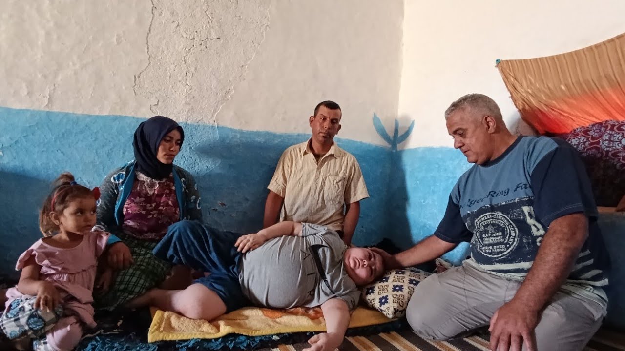 دموع الأب و الأم على ابنهما أيوب شاهد لتعرف الحقيقة الهاتف للتواصل 0650716580