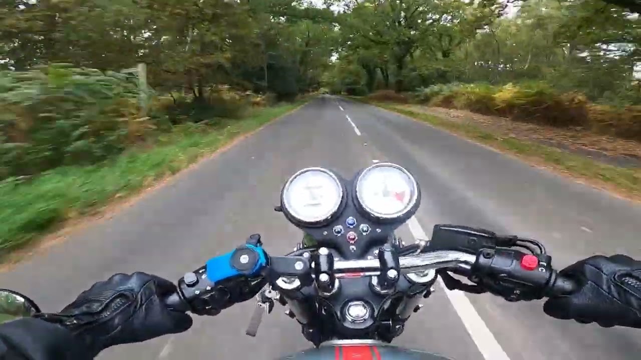 Triumph Thruxton 900 POV: Guildford - Guildford (Round trip via Pirbright)