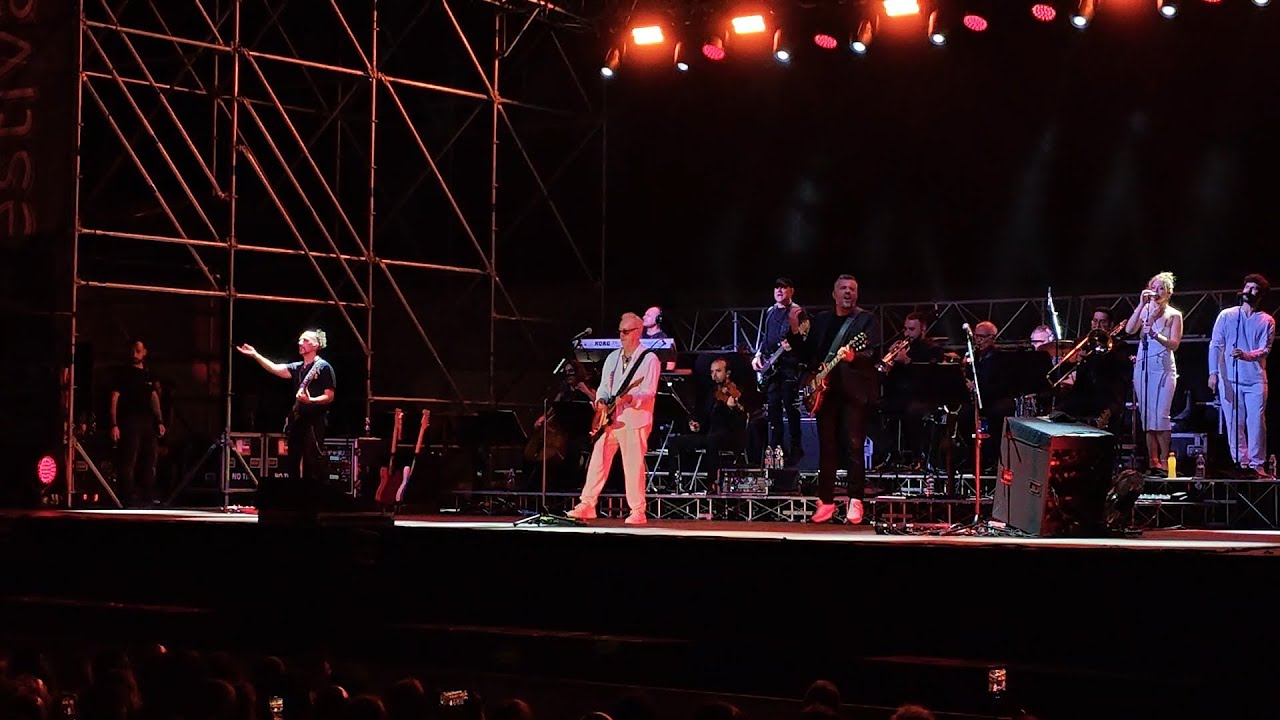 Umberto Tozzi incanta il Teatro dei Ruderi di Cirella con “L’ultima notte rosa – The Final Tour”