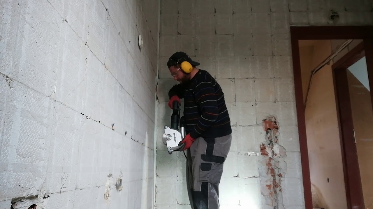 Metabo MFE  40 Wall Chaser + Metabo ASR 35 ACP Dust Collector First cut on brick