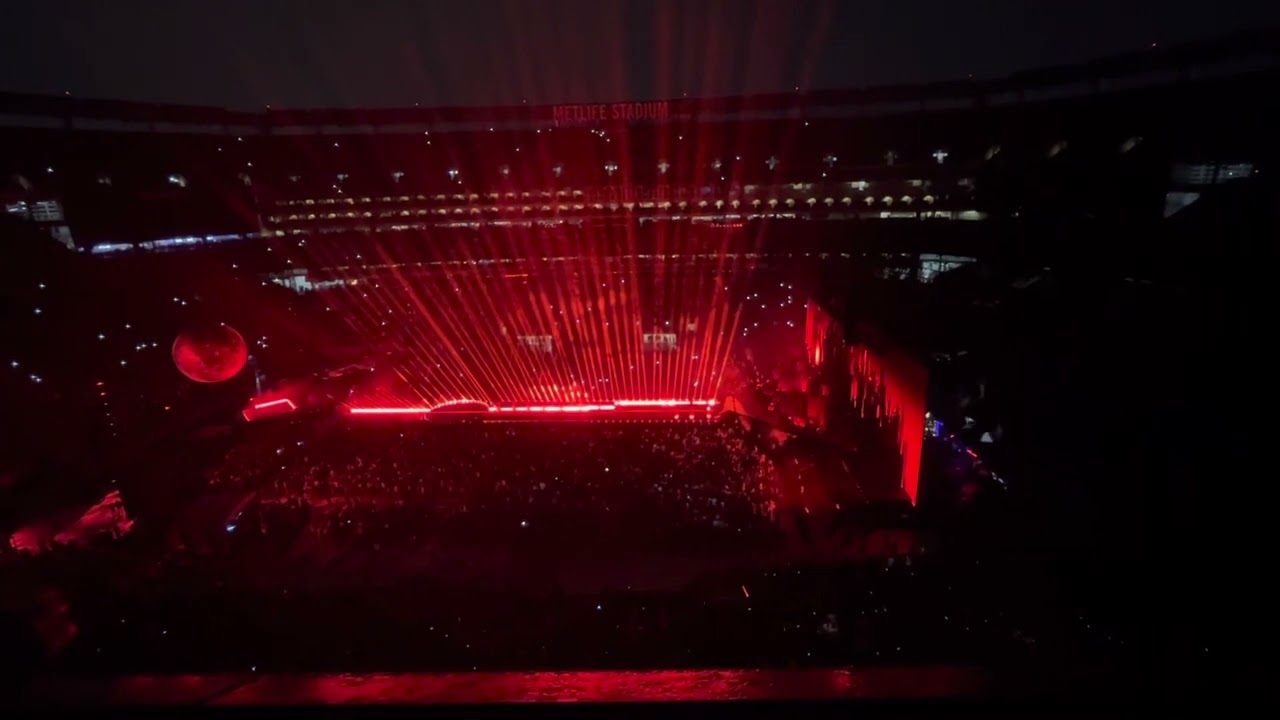 Faith transitioning into After Hours @ MetLife Stadium (After Hours Till Dawn Tour) - The Weeknd