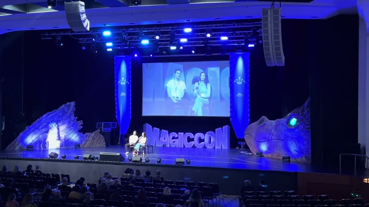 David Giuntoli & Bitsie Tulloch (Grimm) *Top View Version* @ MagicCon 8 in 2025