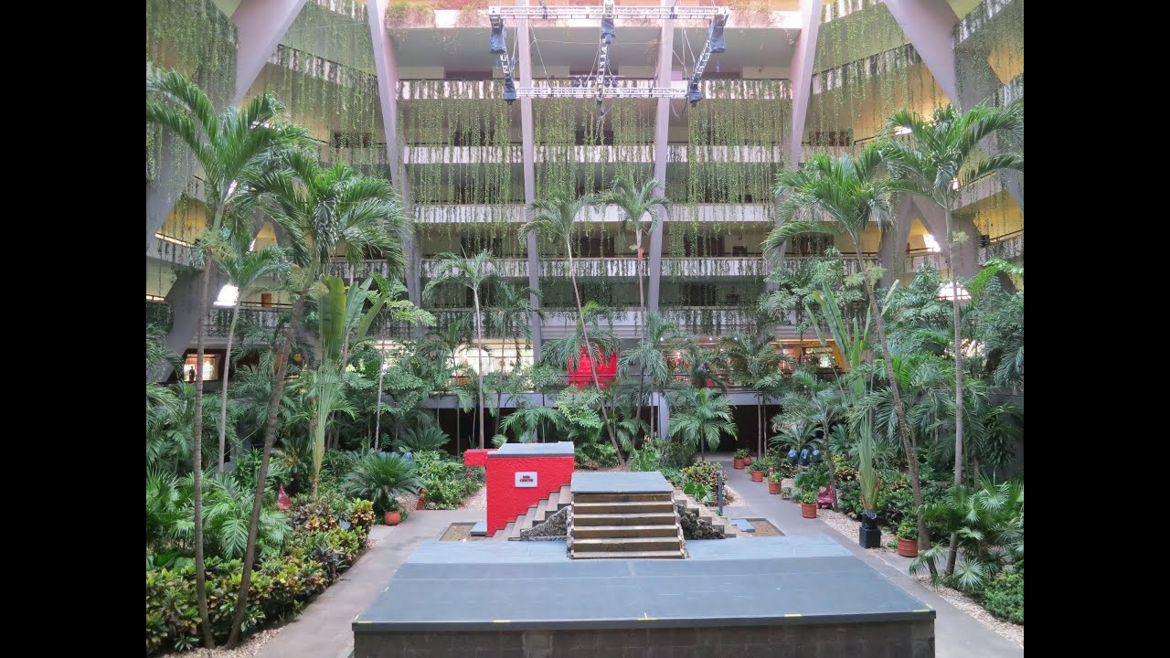 Grand Oasis Cancun, Mexico (Pyramid Lobby)