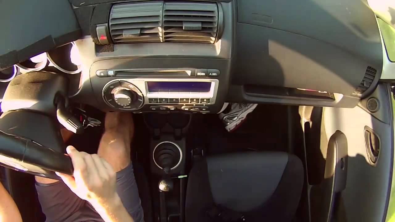 Regular Car Reviews: 2007 Honda Fit
