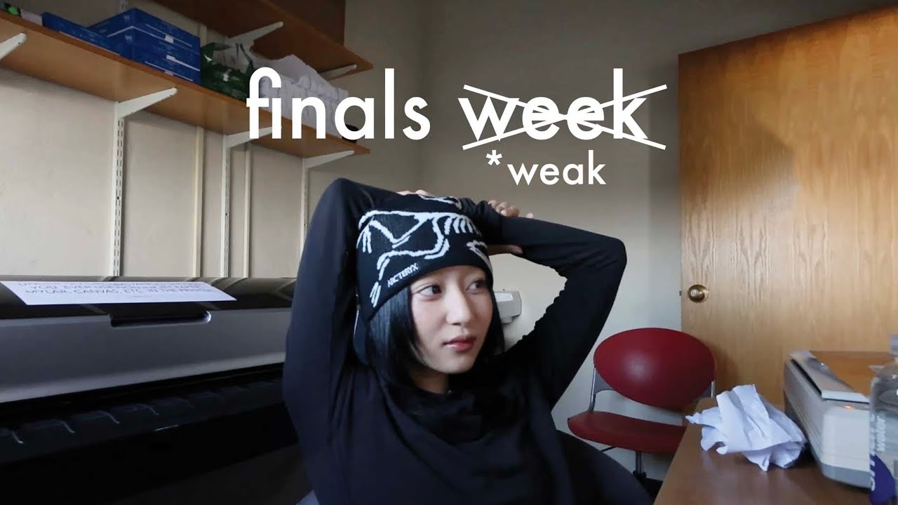 美大生の日常: finals week as a graphic design major (just me fighting with the printer💔)