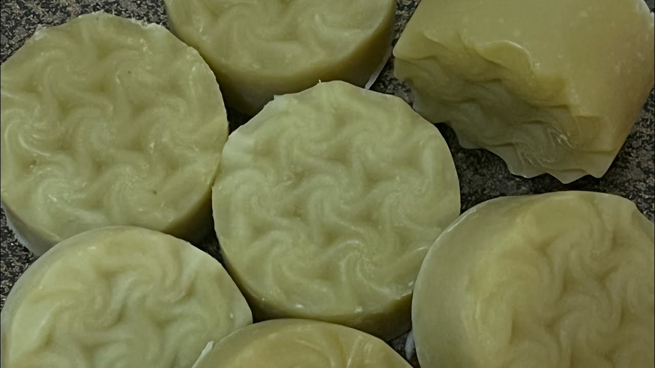 Saponification à froid Concombre et poudre de riz- صابون بالطريقة الباردة خيار و طحين الارز.