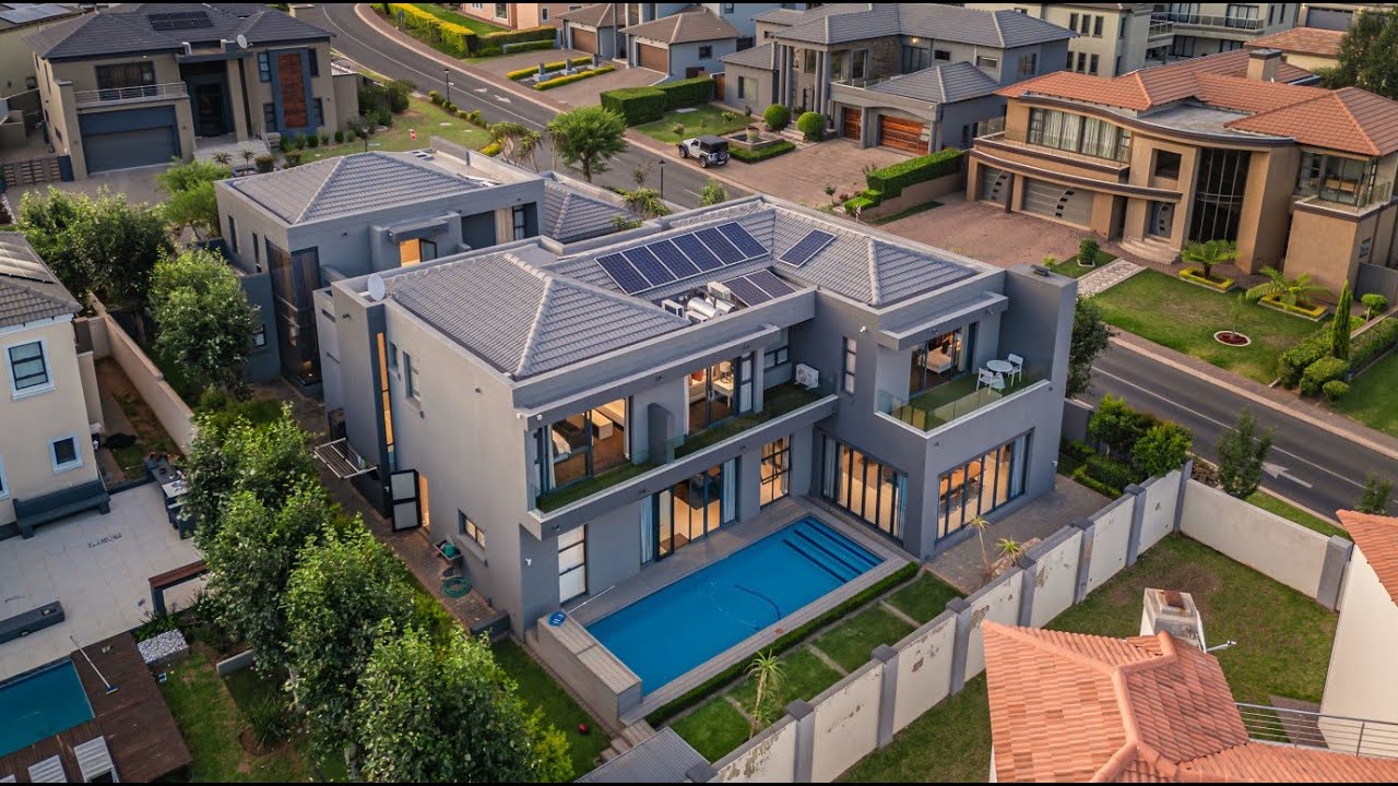 Hidden Luxury Mansion in Blue Valley Golf and Country Estate