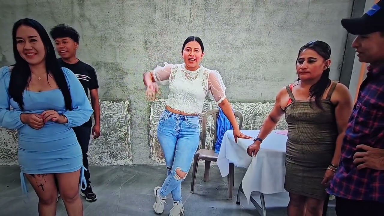 Chenta hizo tremendo 3scandalo Hay padre!se le meti0 el chamuko a chentia en 